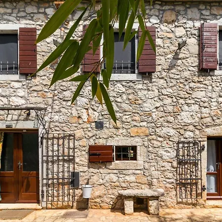 Antique Istrian Martina Ferienhaus *