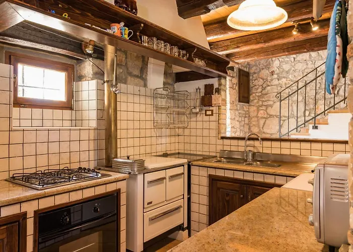 Antique Istrian Martina