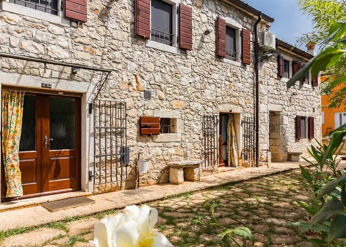 Antique Istrian Martina Ferienhaus *